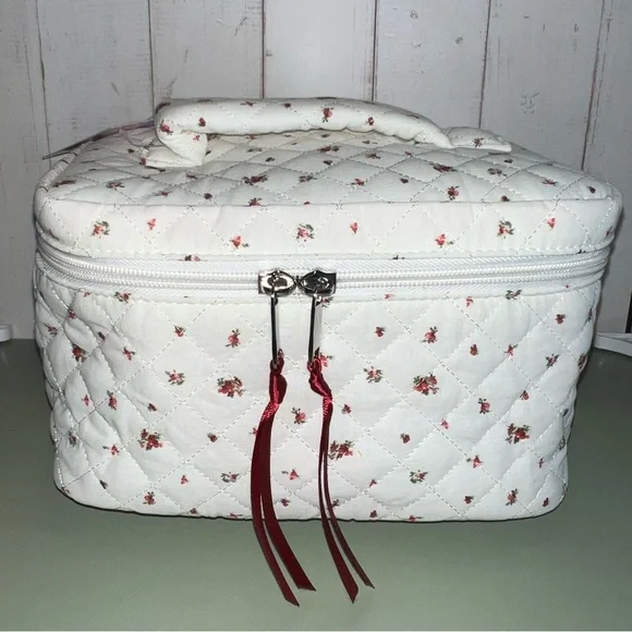 Wild Fable Quilted Floral Cosmetic Bag Zippered Train Case Rosebud Design 🥀🌹 - Picture 8 of 10